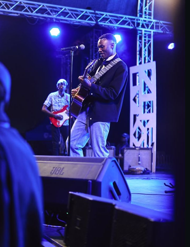 REI — Artist Photo